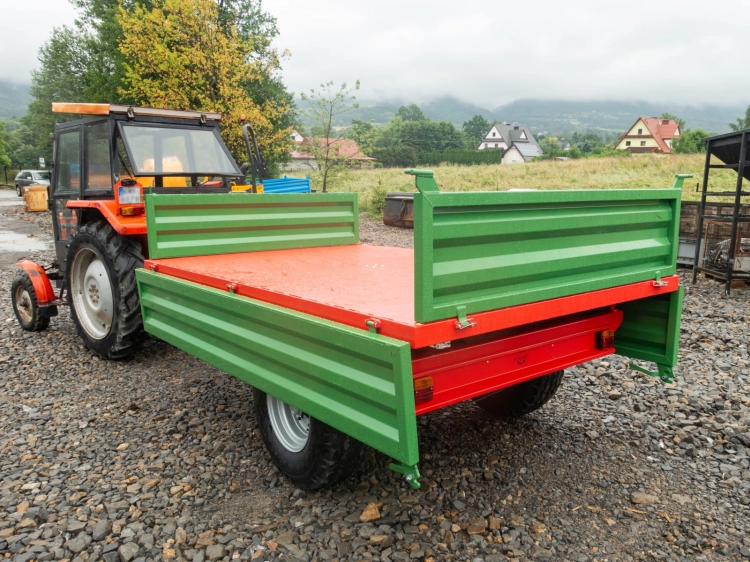 przyczepa-rolnicza-jednoosiowa-z-wywrotem-R-280-011.jpg