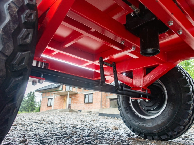 przyczepa-rolnicza-jednoosiowa-z-wywrotem-R-280-019.jpg