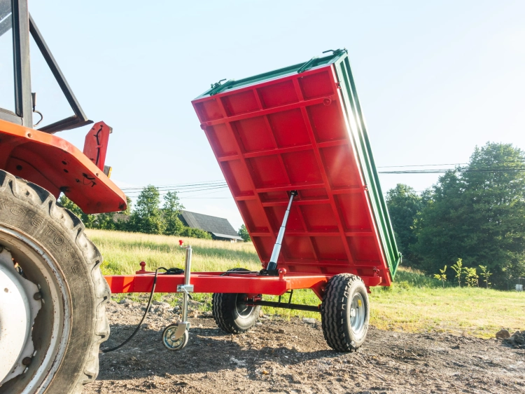 przyczepa-rolnicza-jednoosiowa-z-wywrotem-R-280-21.jpg