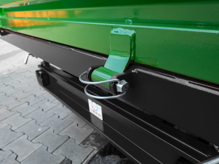 przyczepka -rolnicza-do-traktora-z-wywrotem-T-235cz-12.jpg