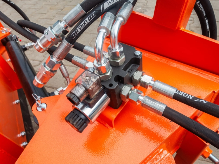 plug-sniezny-strzalkowy-tuz-euro-6.jpg
