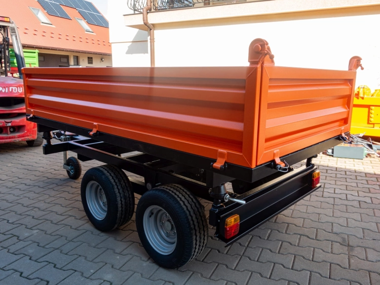 przyczepka -rolnicza-do-traktora-z-wywrotem-T-235cp-4.jpg