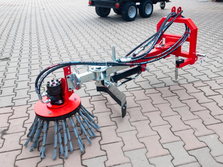 odchwaszczarka-rotacyjna-z-silownikiem-2.jpg
