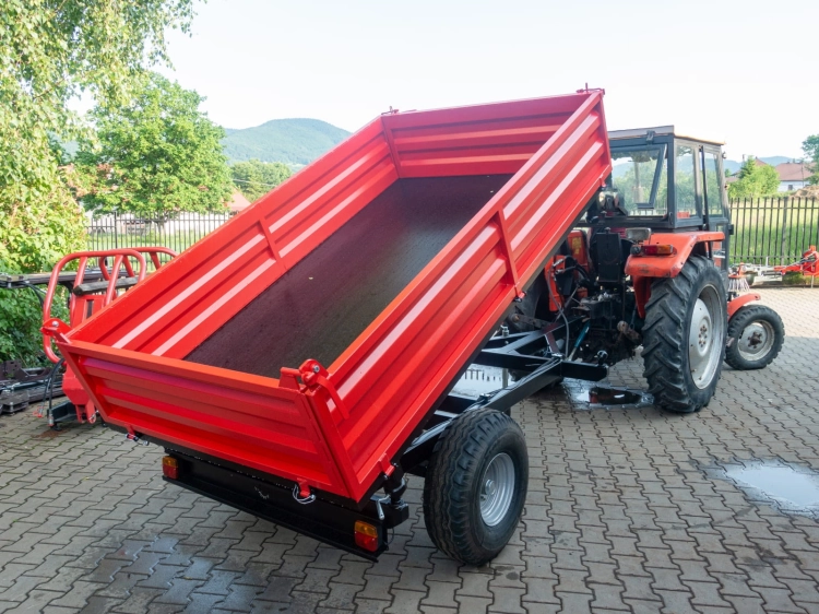 przyczepa-rolnicza-jednoosiowa-z-wywrotem-R-260-12.jpg