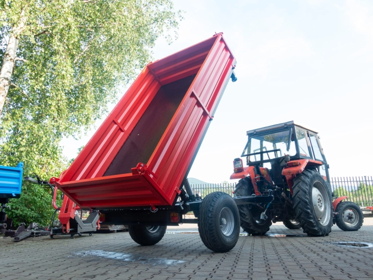 przyczepa-rolnicza-jednoosiowa-z-wywrotem-R-260-14.jpg