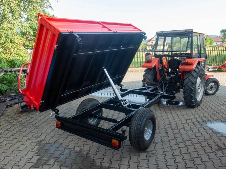 przyczepa-rolnicza-jednoosiowa-z-wywrotem-R-260-17.jpg