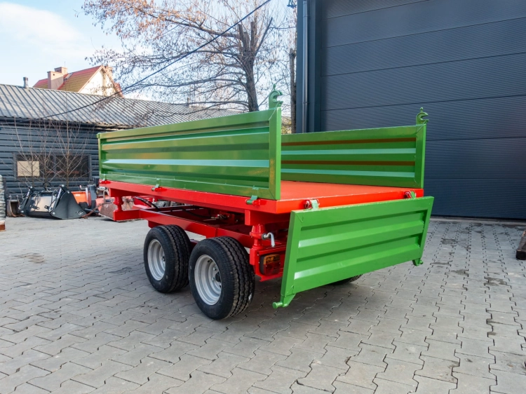 przyczepa-rolnicza-do-traktora-T235-ogrodowa-z-kiprem-9.jpg